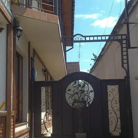 Zlata Praha Guest house Mukacheve