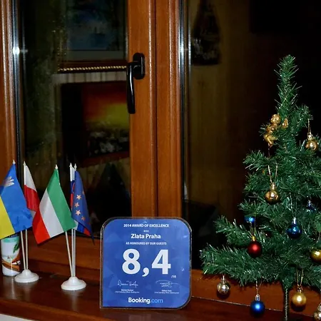 Zlata Praha Мукачево