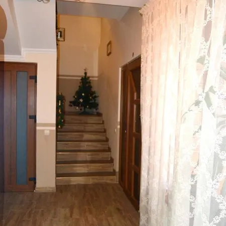 Zlata Praha Guest house Mukacheve