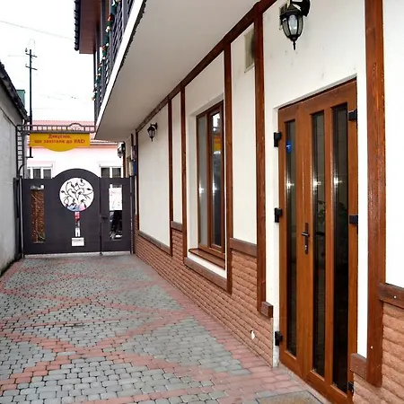 Zlata Praha Мукачево